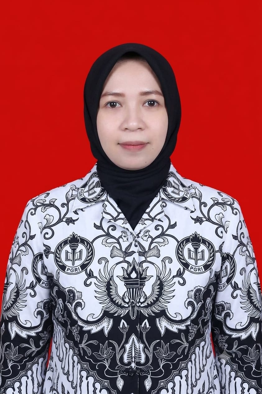 Fitria Junaedi, S.Pd